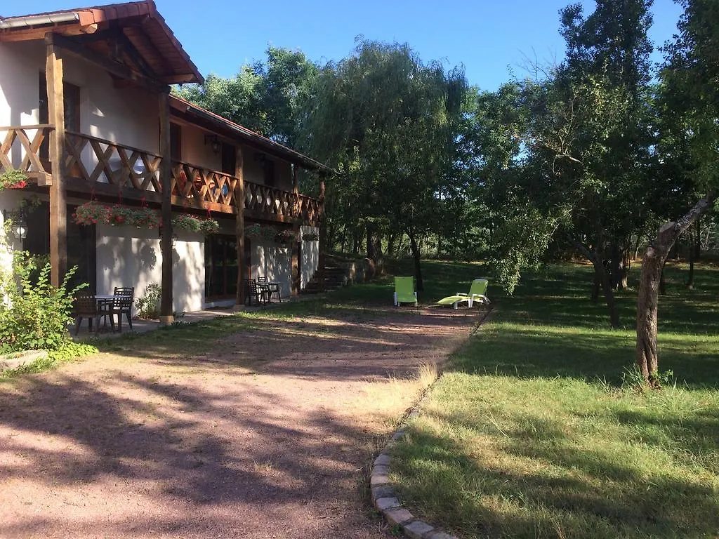 La Ferme Aux Biches Bed & Breakfast Commelle-Vernay